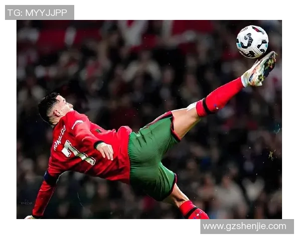 历史上十大最伟大的足球球员盘点及其传奇表现分析 历史上十大最伟大的足球球员盘点及其传奇表现分析