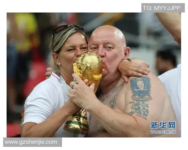 苏克经典足球球星卡收藏价值与球迷热情背后的故事解析 苏克经典足球球星卡收藏价值与球迷热情背后的故事解析