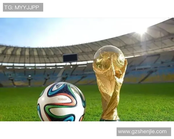 足球球星的多项运动表现与跨界挑战分析